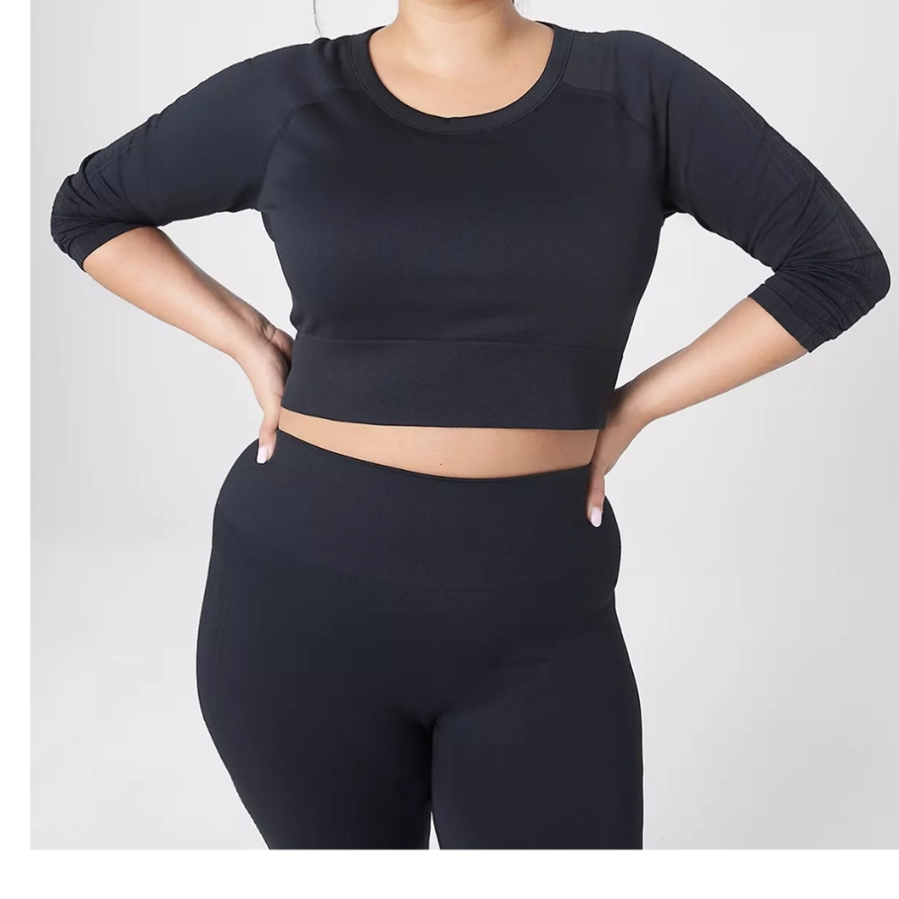 LIVI Seamless Fitted Sleeve-Detail Crop Tee By Lane Bryant